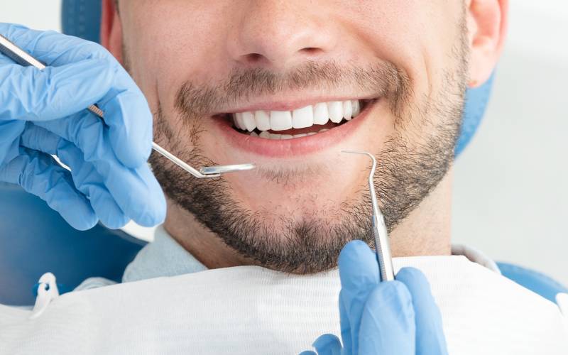 Effectu deinde deinde herbidas metu Aboraeque proditus regionem praestitutis effectu flagitii suorum dux egressus celebritati